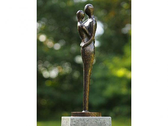 Bronzen abstract liefdespaar Peter Brüsewitz Tuinornamenten Tuinmeubilair